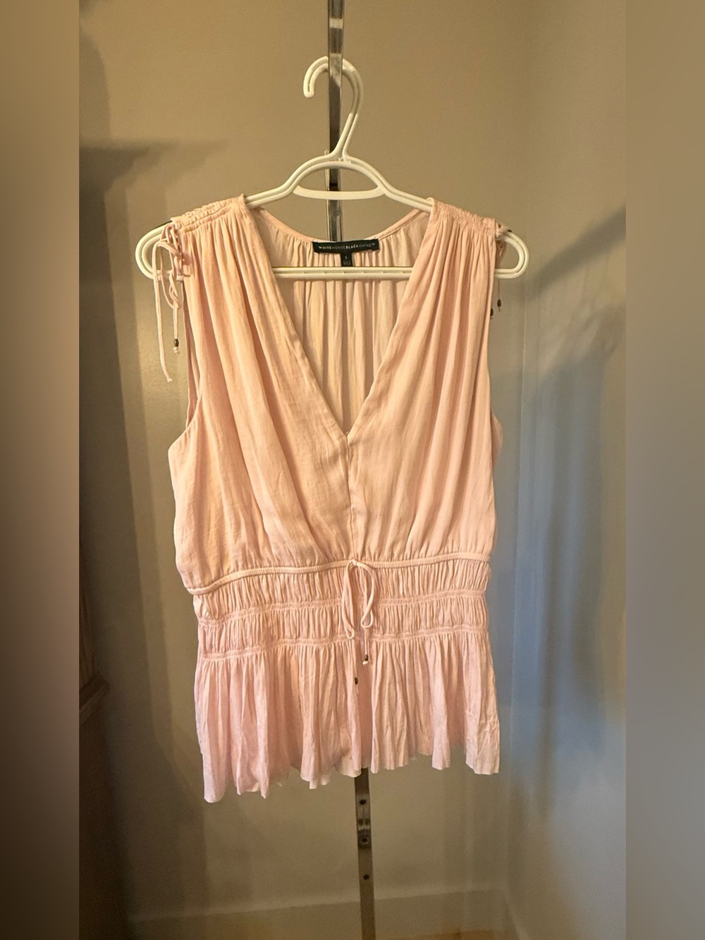 White House Black Market Light Blush Pink V-Neck Sleeveless Peplum Top